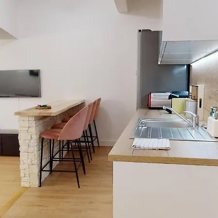 De Charme Avec Sauna Apartment *